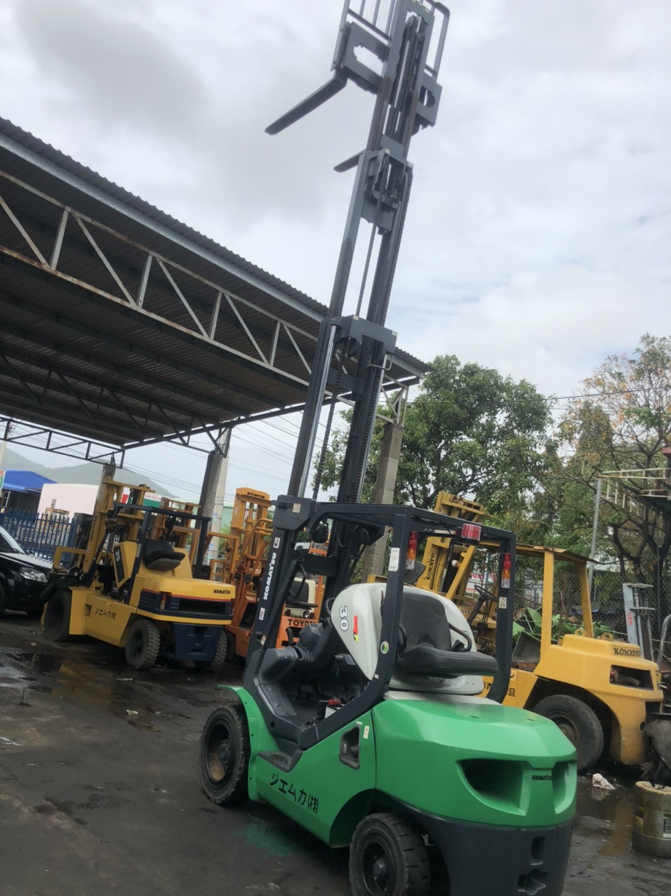 Xe nâng Komatsu 3 tấn nâng cao 6 mét.jpg (247 KB)